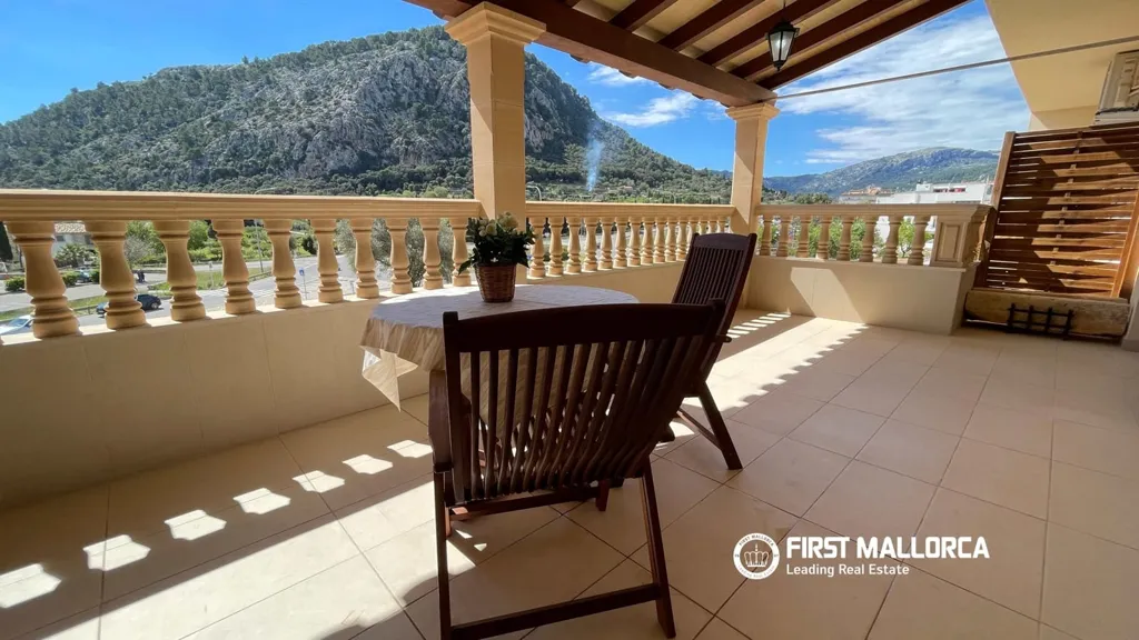 Terrace - Furnished Apartment with Mountain View in Pollensa