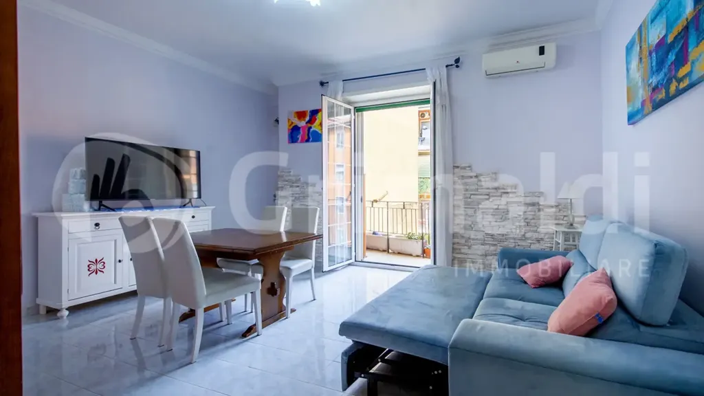 Séjour - Rear-Facing Apartment with Balconies in Rome