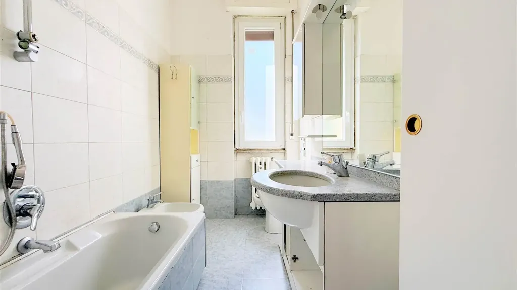 Salles de bain - Triplex with Geothermal Heating in Vedano al Lambro