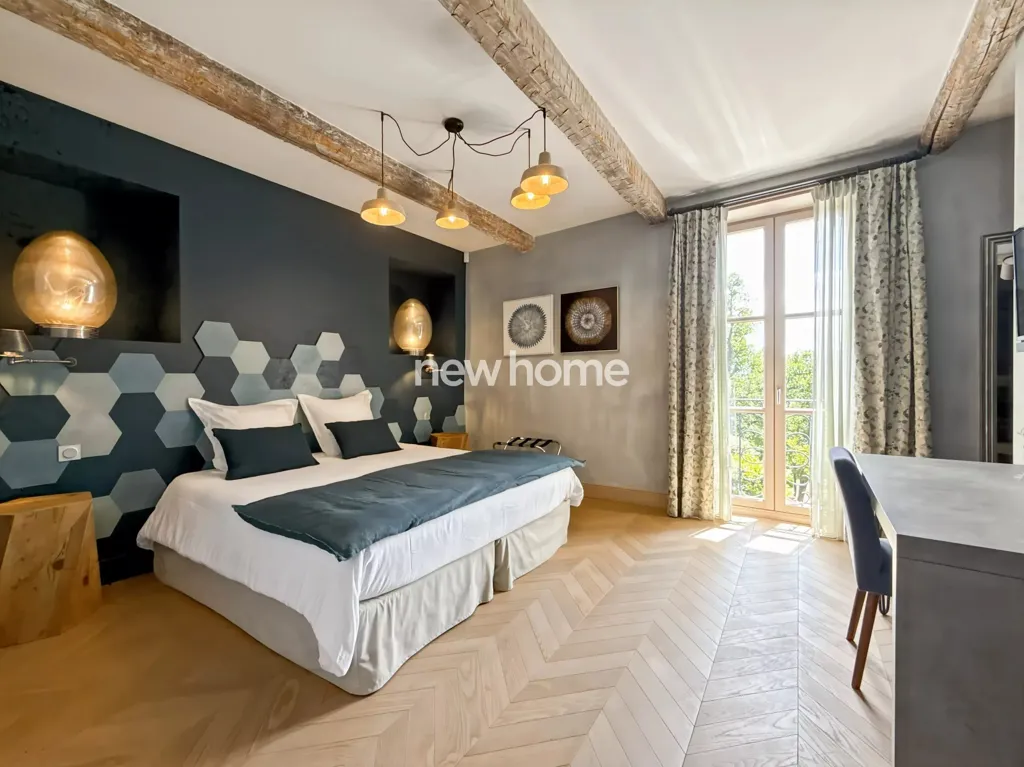 Bedrooms - Luxury Farmhouse with Pool in Fayence