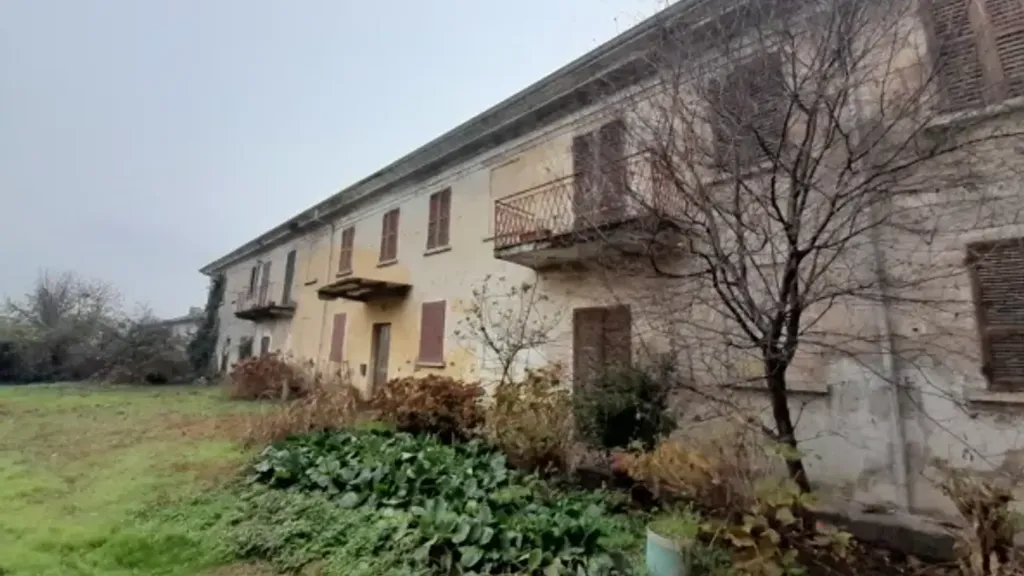 Välivaade - Villa for Renovation in Granozzo Con Monticello