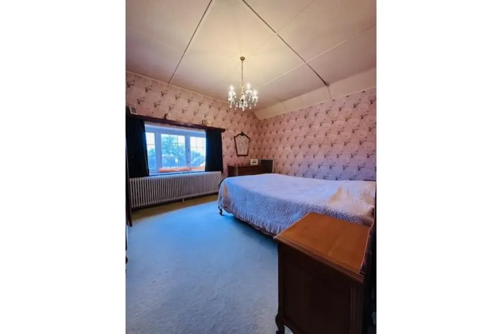 Chambres - Maison 4 Façades à Rénover avec Jardin à Malonne