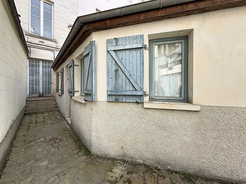 Aed - Charming 2-Bed Flat with Private Garden in Versailles