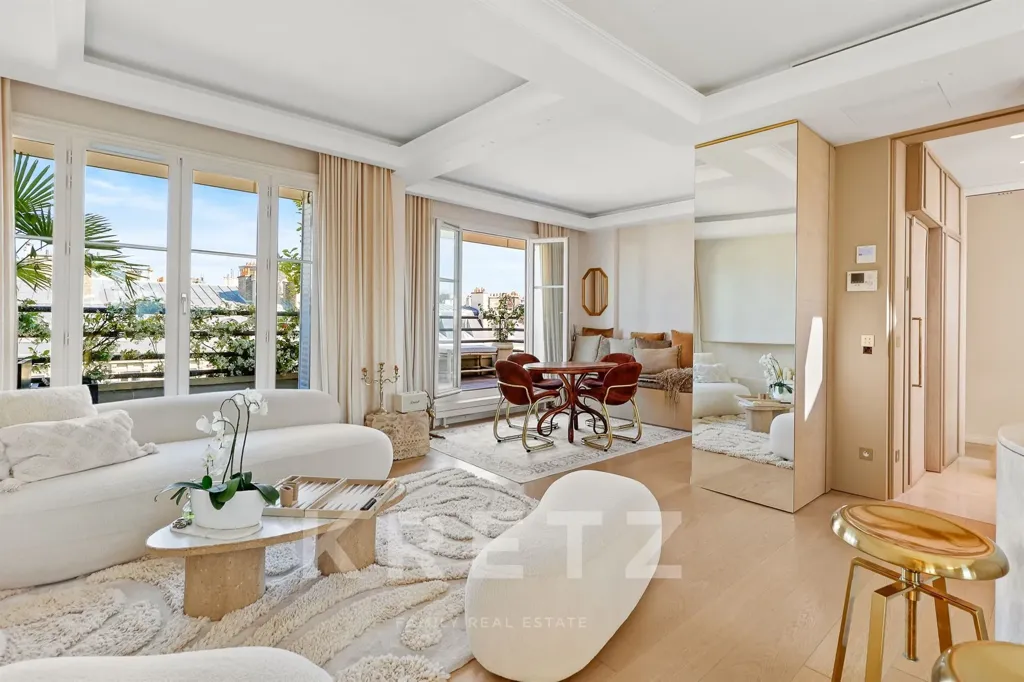 Living Room - Apartment with Rooftop Terrace in Paris 17th