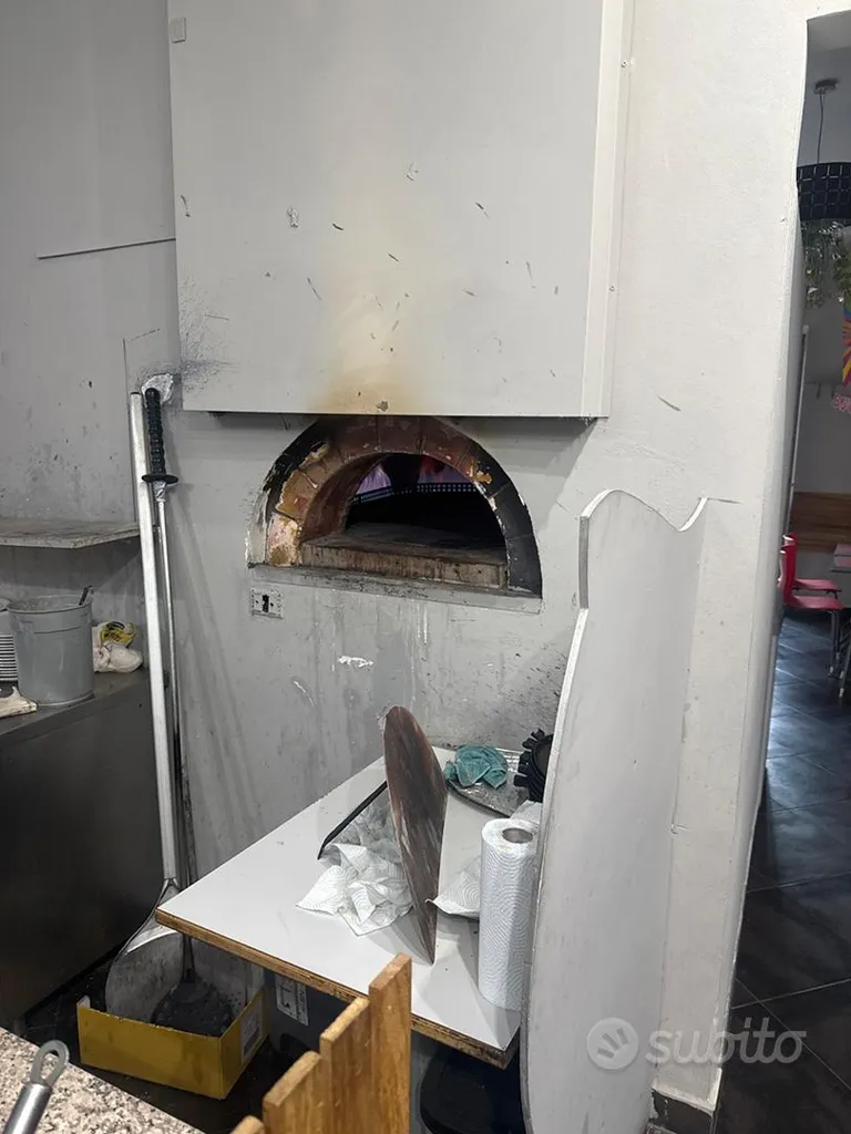Cuisine - Pizzeria Bar with Kitchen near Campus
