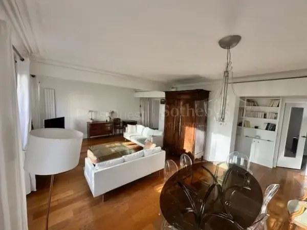 Séjour - Appartement de Charme avec Ascenseur sur Boulevard Malesherbes
