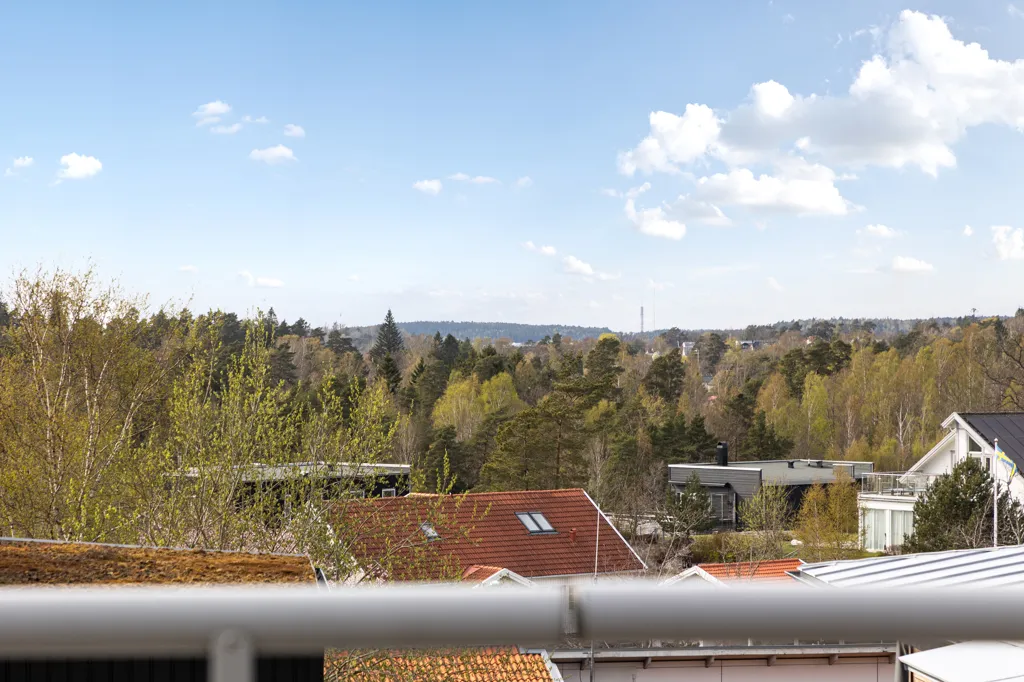 Balcon - Modern Parhouse with Garden in Mölnlycke