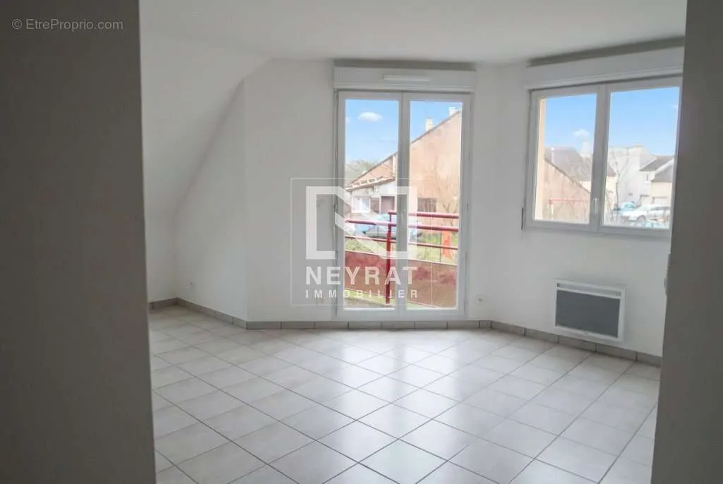 Rooms - T2 Apartment with Balcony in Recent Residence