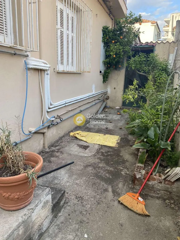 Aed - Two-Storey Building with Terrace in Volos