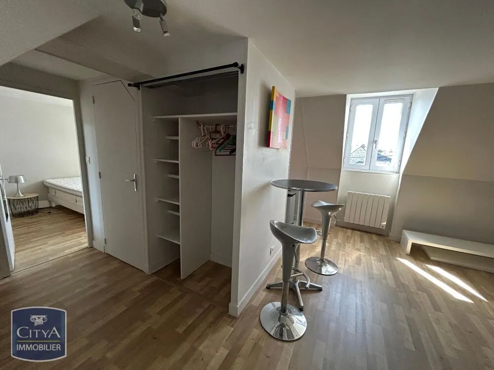 Camere da letto - Modern 2-Bedroom Apartment in Laval