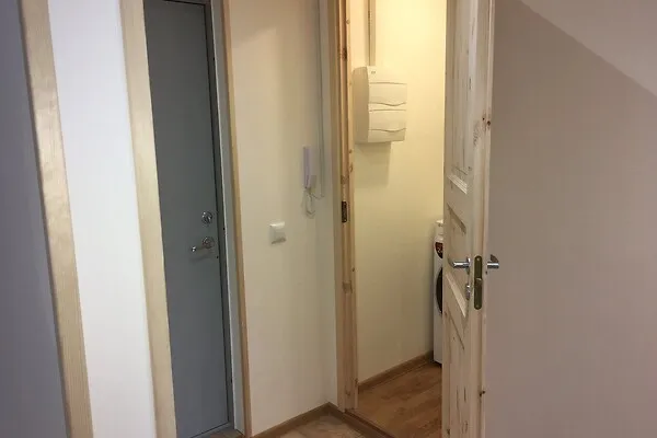 hallway_entrance