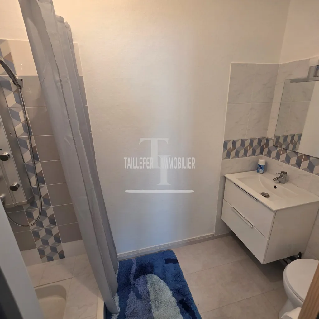 Salles de bain - Maison Loft Rénovée avec Terrasse à Boulazac