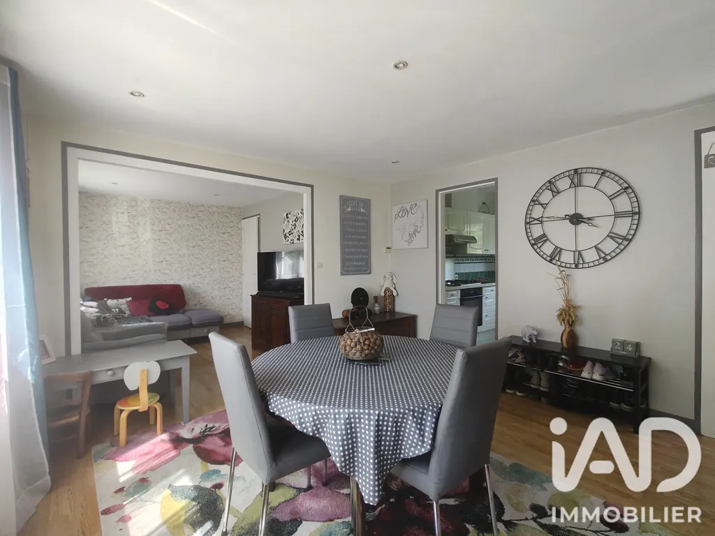 Sala da pranzo - House with Garden and Garage in Évreux