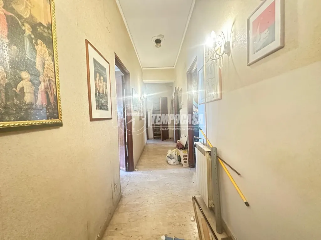 Esik - Central Triplex with Balconies in Messina