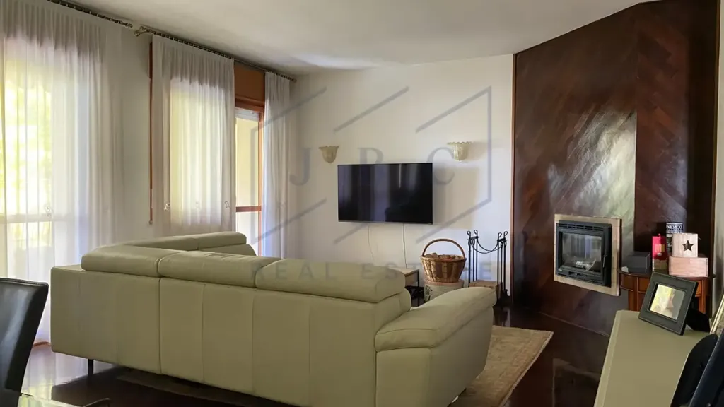Elutuba - Penthouse with Triple Exposure in Oderzo