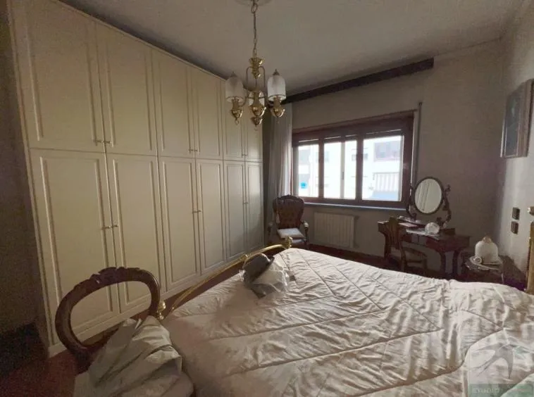 Chambres - Spacious Apartment with Dual Entrance in Rende