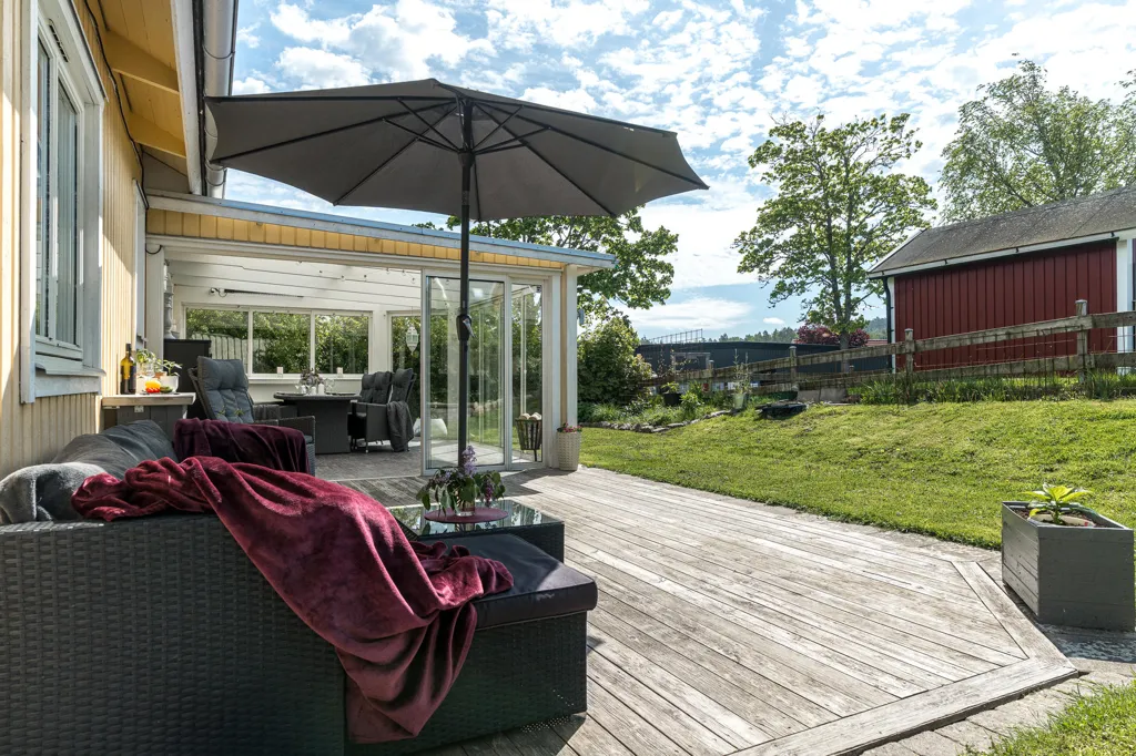 Terrasse - Corner Plot Villa with Glassed Veranda in Herrestad