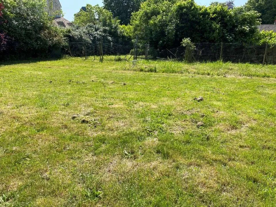 Aed - Buildable Plot with Garden in Acheres-La-Foret