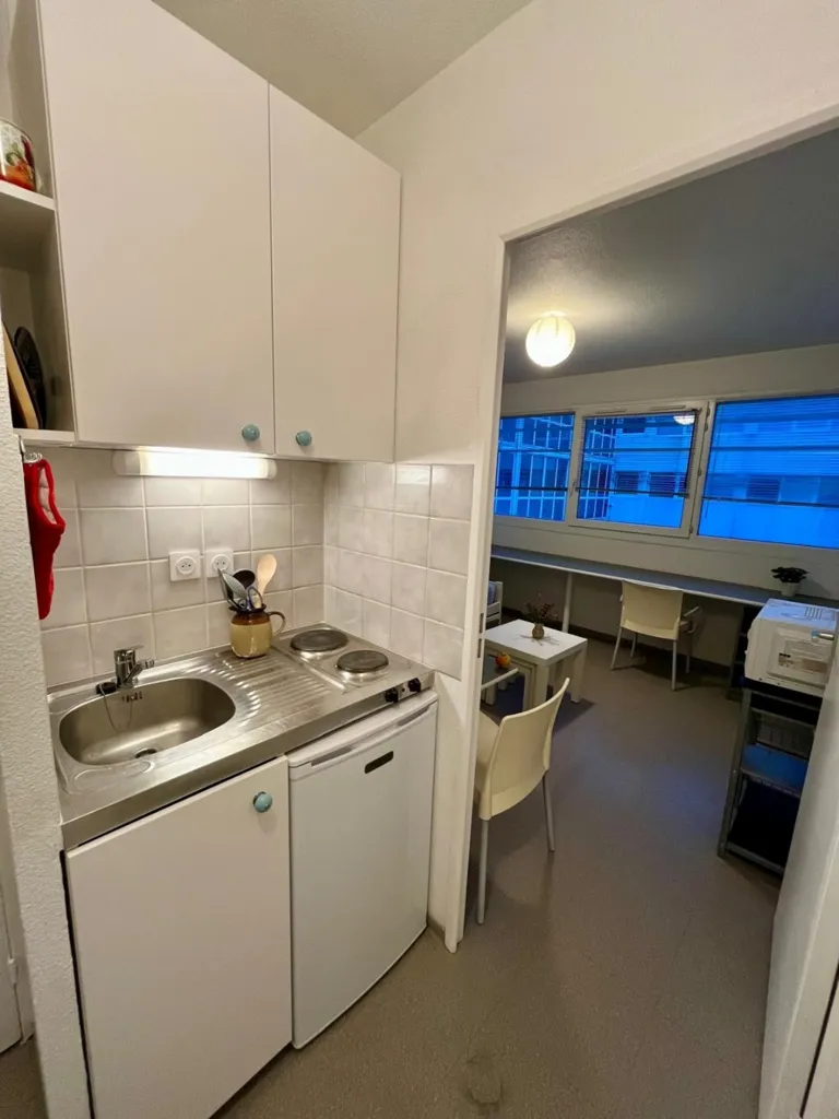 Cuisine - Studio Meublé avec Parking à Montpellier