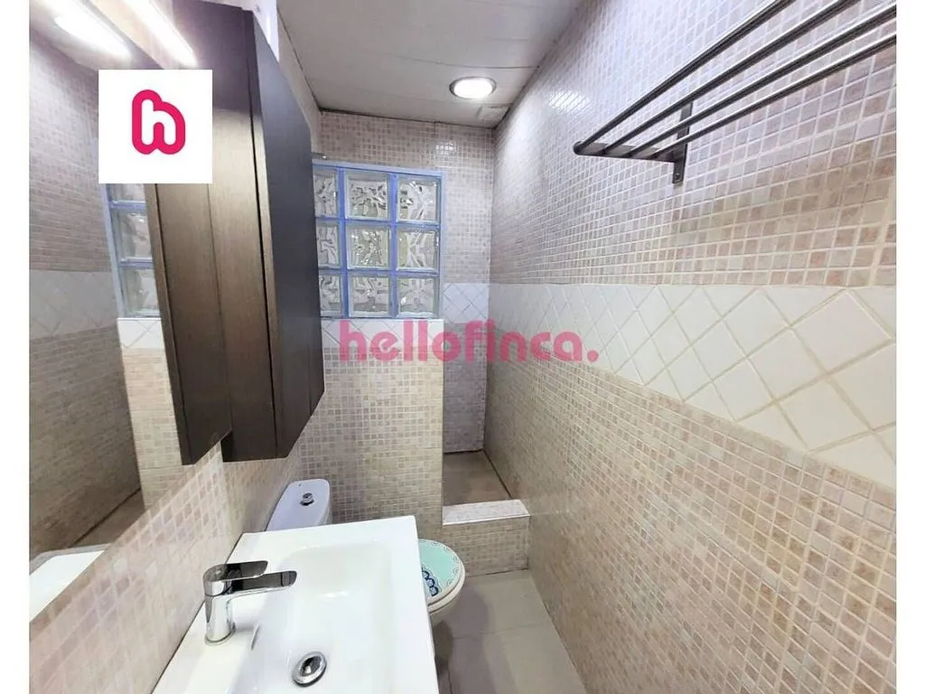 Vannitoad - Ground Floor Flat with Terrace in Sant Jordi, Ripollet