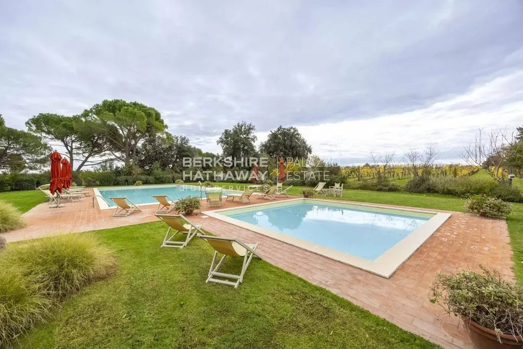 18th Century Villa with Pools in Palaia