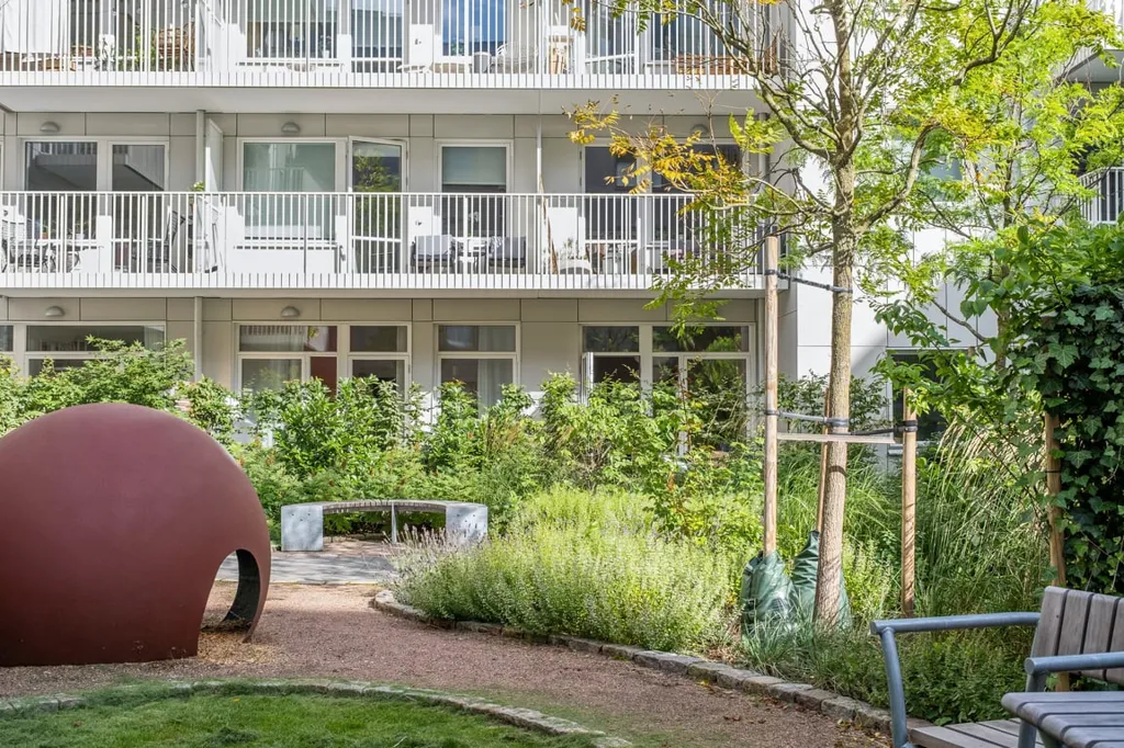Jardin - Modern Two-Bedroom with Garden in Central Malmö