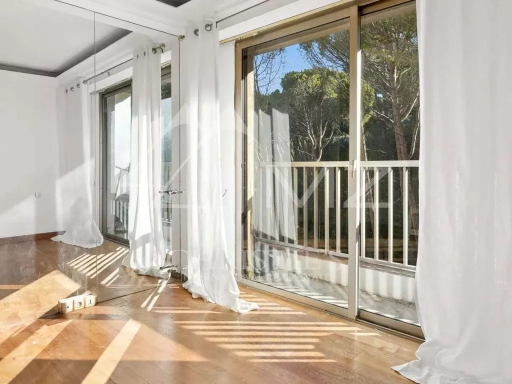Séjour - Appartement Luxueux avec Vue Mer à Cannes