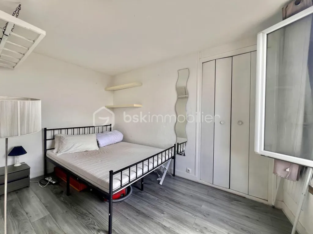 Chambres - Appartement T2 Sud avec Vue Dégagée à Paris