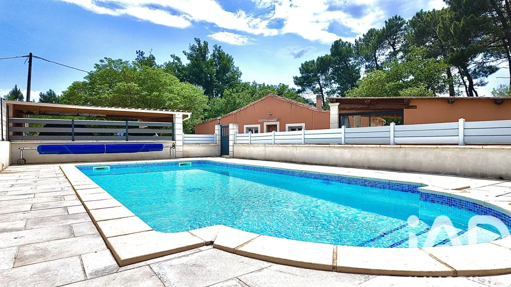Piscine - Maison de Plain-Pied avec Piscine sur les Hauteurs de Mornas