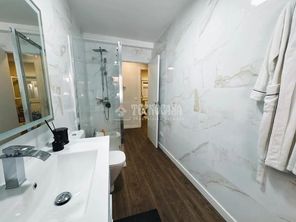Vannitoad - Modernised Flat with Balcony in Madrid Centre
