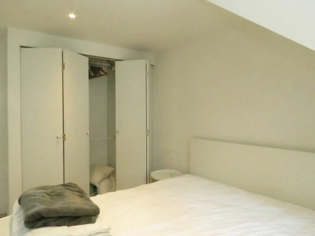 Chambres - Duplex Meublé et Lumineux à Ixelles