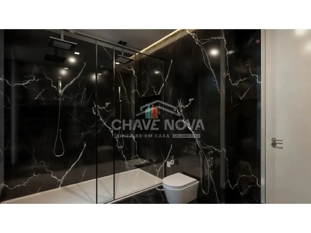 Salles de bain - Luxury 3-Bedroom House in Vila Nova de Gaia
