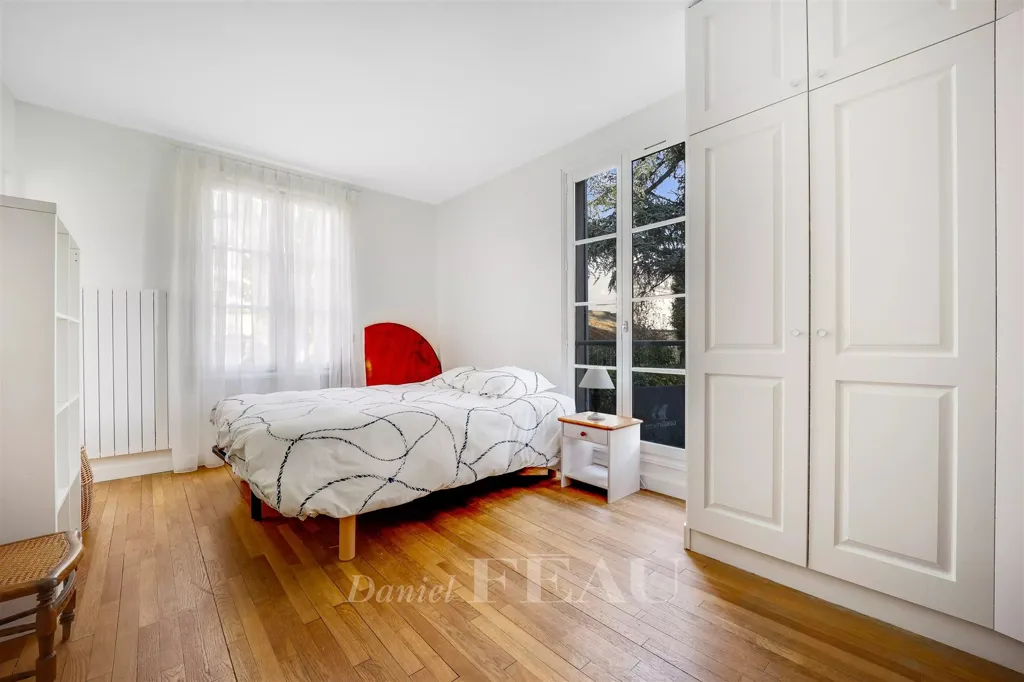 Bedrooms - 4-Bed Apartment with Garden in Saint-Germain-en-Laye