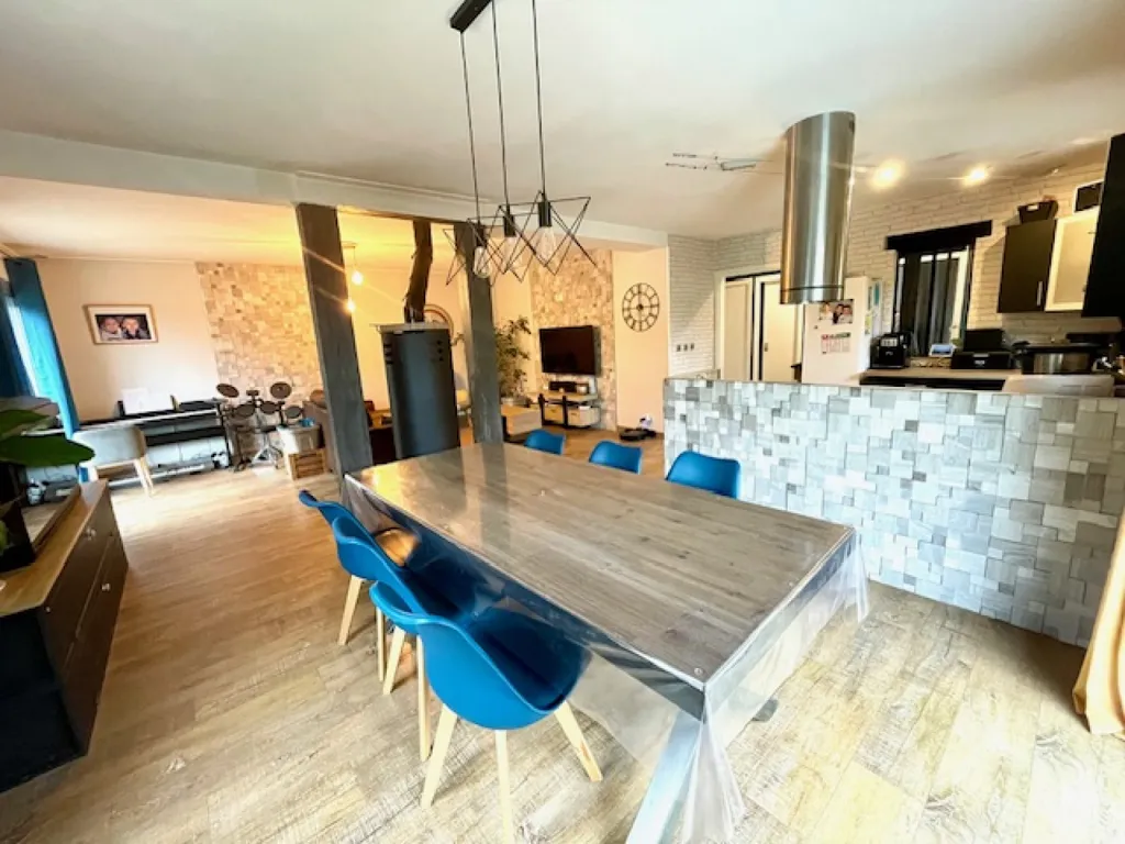 Söögituba - Contemporary House with Pool in La Meignanne