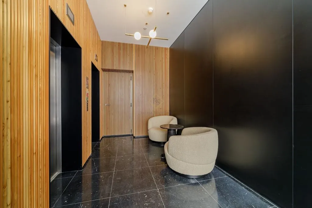Esik - 1-Bedroom Flat with Glass Partition in Santo António