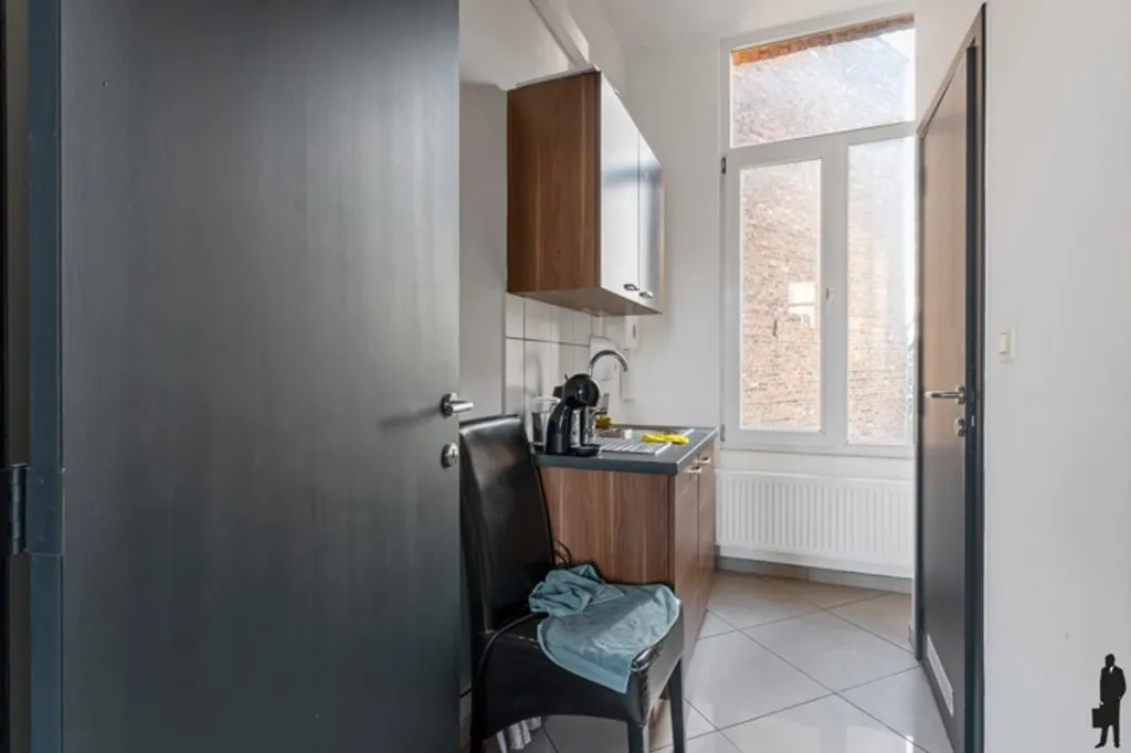 2 magamistoaga maja asukohas Antwerpen