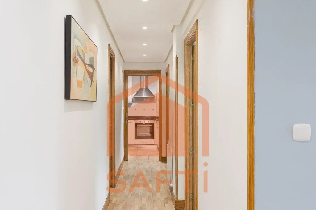 Esik - Reformed Apartment with Terrace in Hernani
