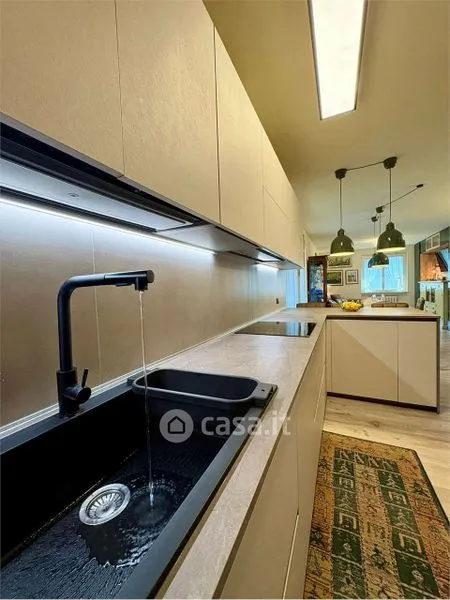 Cuisine - Rear-Facing Apartment with Balcony in Trento