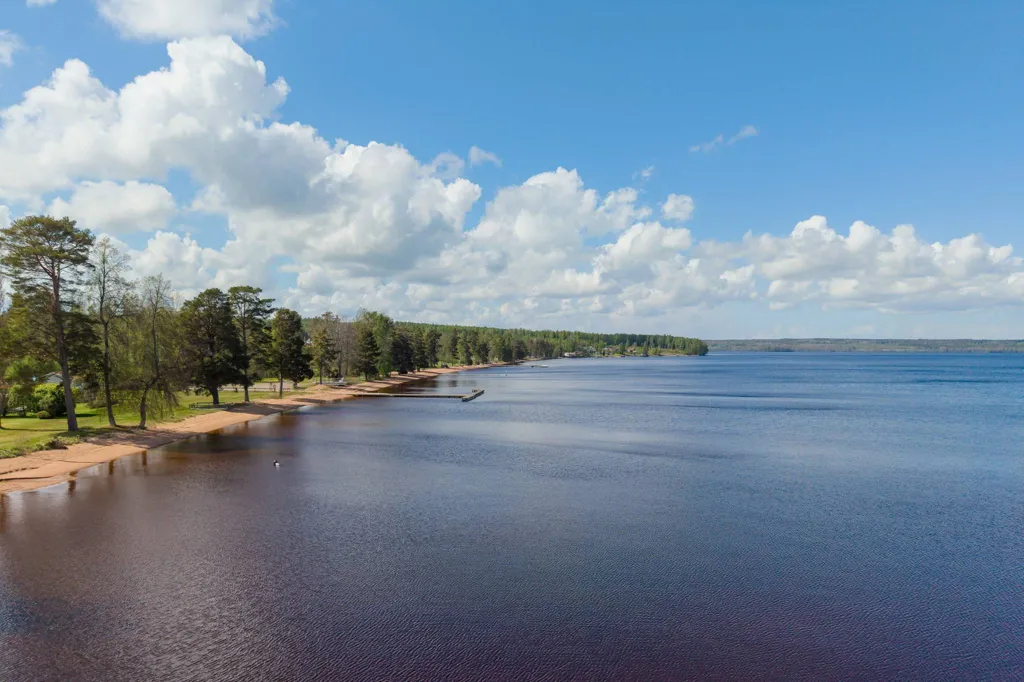 4-toaline maja asukohas Gullspångs kommun