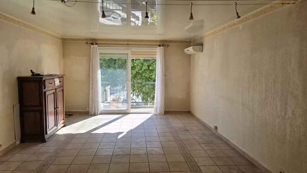 Toad - City Centre Building with Garage in Orange