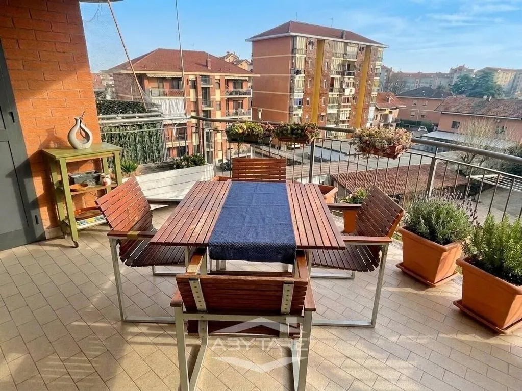 Terrasse - Two-Level Apartment with Terraces in Nichelino
