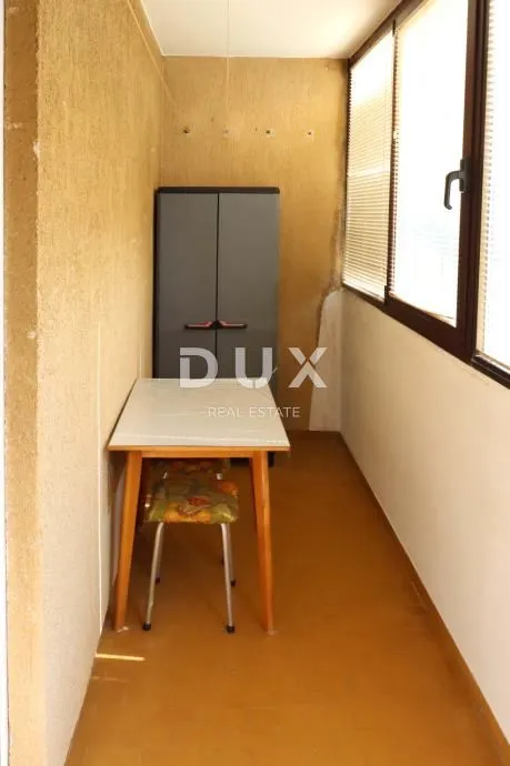 Bureau - Apartment with Terrace near Pula, Istra