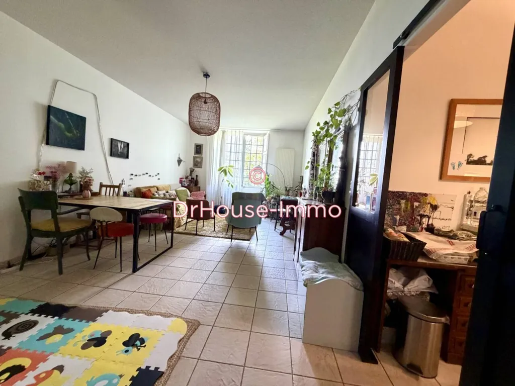 Esik - Charming Apartment in Historic Château, Cosnac
