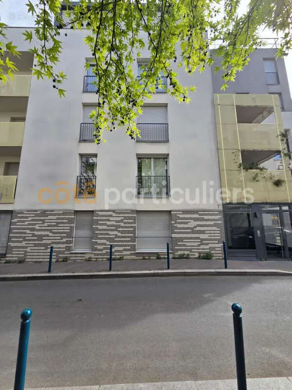 Esterno - Modern Flat with Parking near Line 7, Pantin
