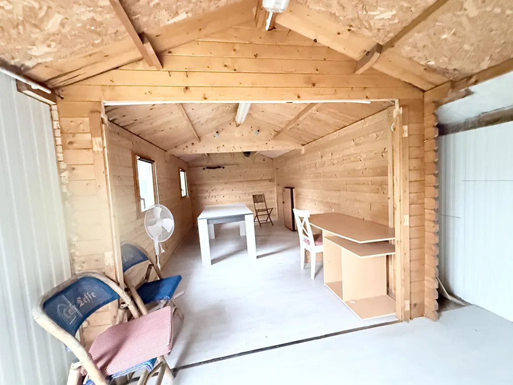 Toad - Semi-Detached House with Garden in Blanc Four Centre