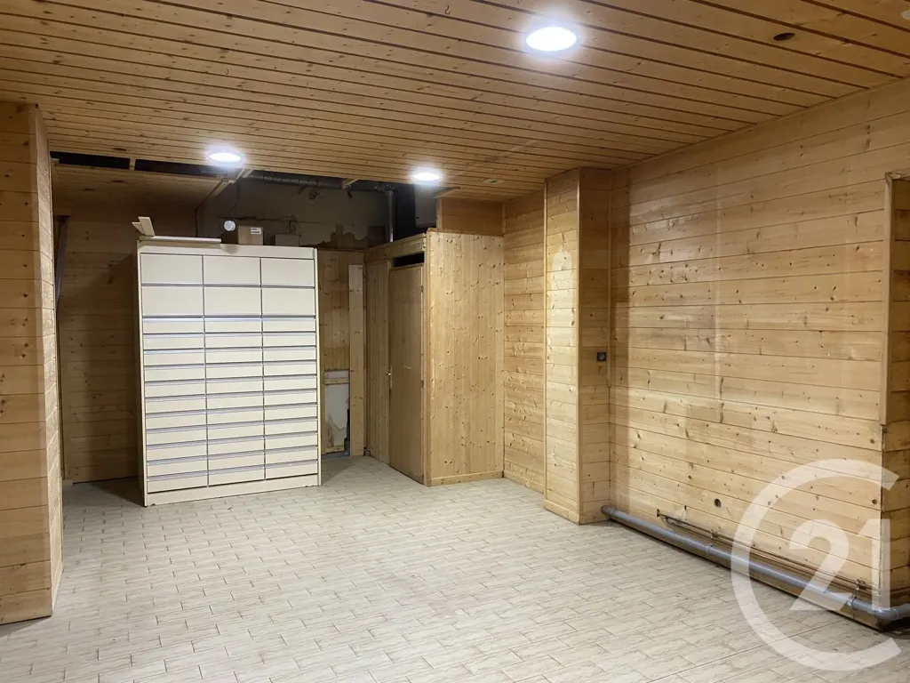 Garage - Commercial Space with Strategic Location in Praz de Lys
