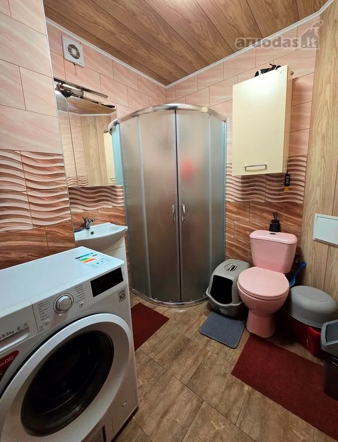 Salles de bain - Modernised 3-Bedroom Flat with Balcony in Dainavos
