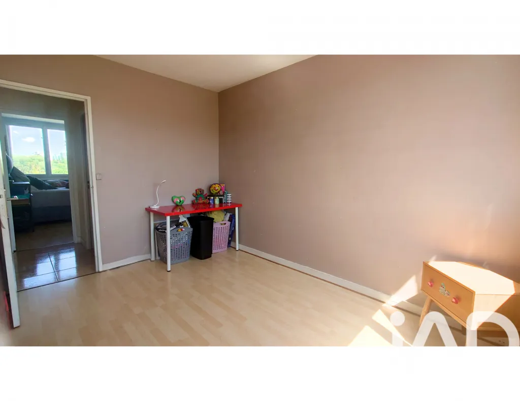 Chambres - Appartement Traversant avec Parc à Éragny
