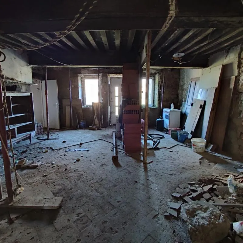 Pièces - Maison en Pierre à Restaurer à Marigny l'Eglise