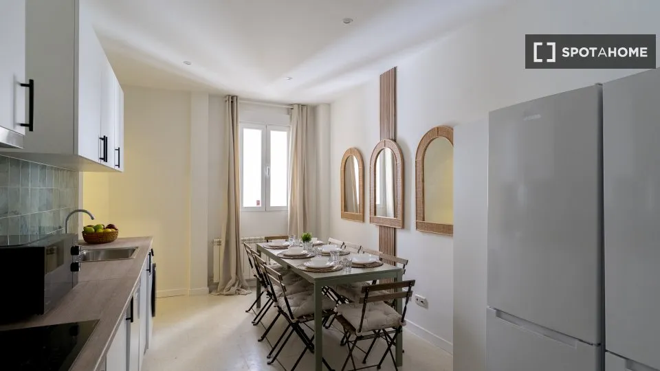 Cuisine - Shared Room with Kitchen in Arapiles, Madrid